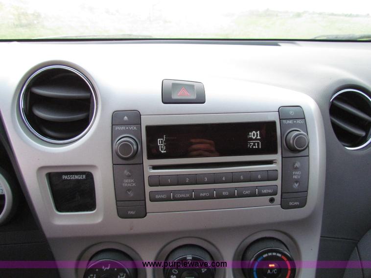 image for item E8033 2009 Pontiac Vibe