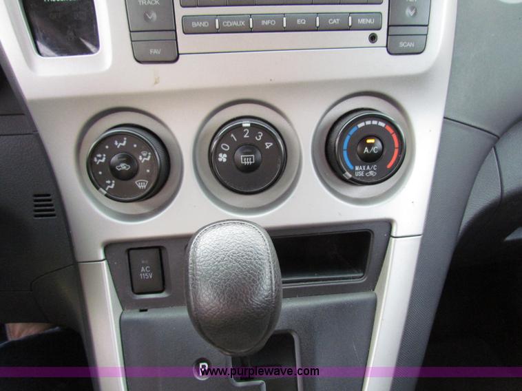 image for item E8033 2009 Pontiac Vibe