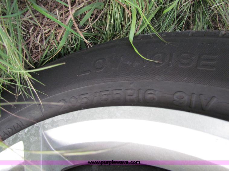 image for item E8033 2009 Pontiac Vibe