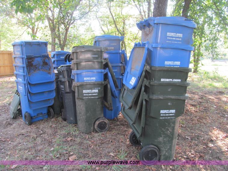 image for item F4565 (37) poly carts