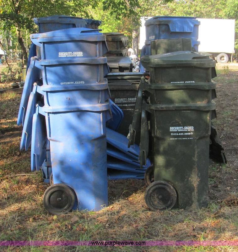 image for item F4565 (37) poly carts