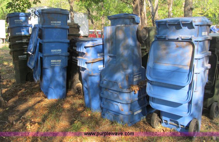 image for item F4565 (37) poly carts