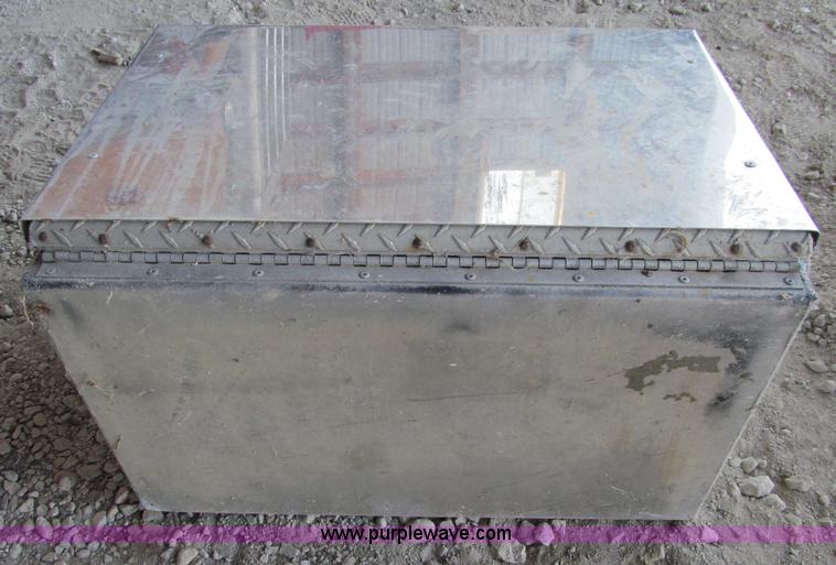 image for item F5514 (2) aluminum toolboxes