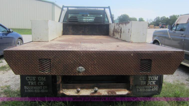 image for item F6508 1998 Chevrolet C3500HD flatbed pickup truck