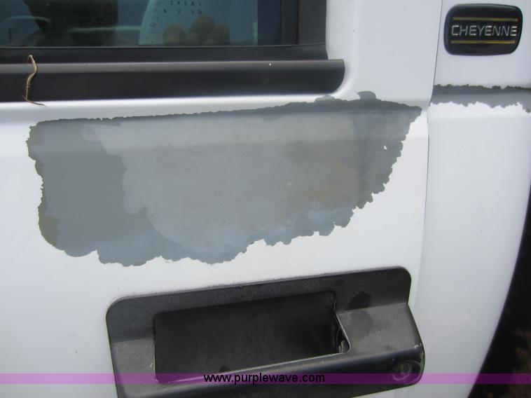 image for item F6508 1998 Chevrolet C3500HD flatbed pickup truck