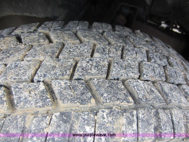 image for item F6508 1998 Chevrolet C3500HD flatbed pickup truck