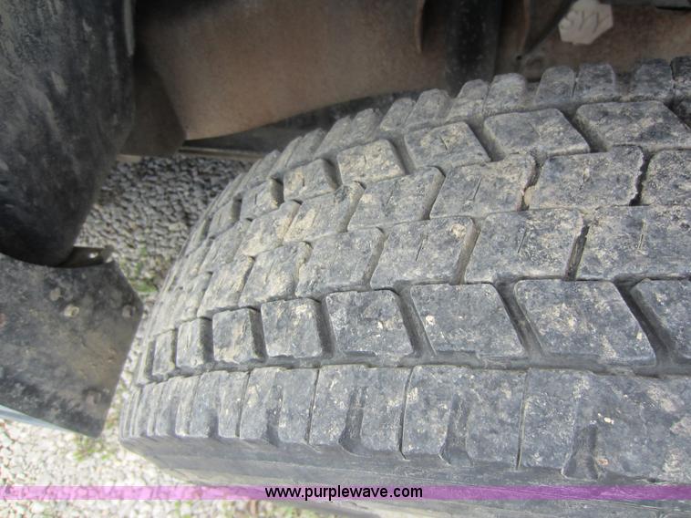 image for item F6508 1998 Chevrolet C3500HD flatbed pickup truck