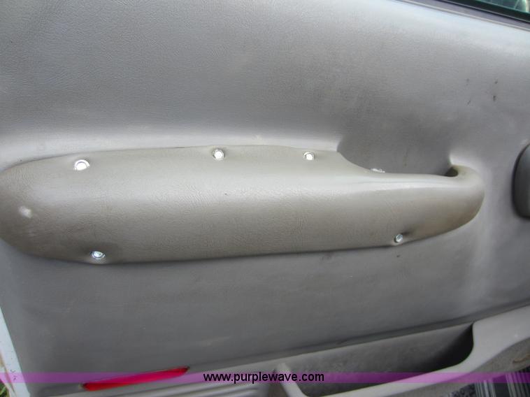 image for item F6508 1998 Chevrolet C3500HD flatbed pickup truck