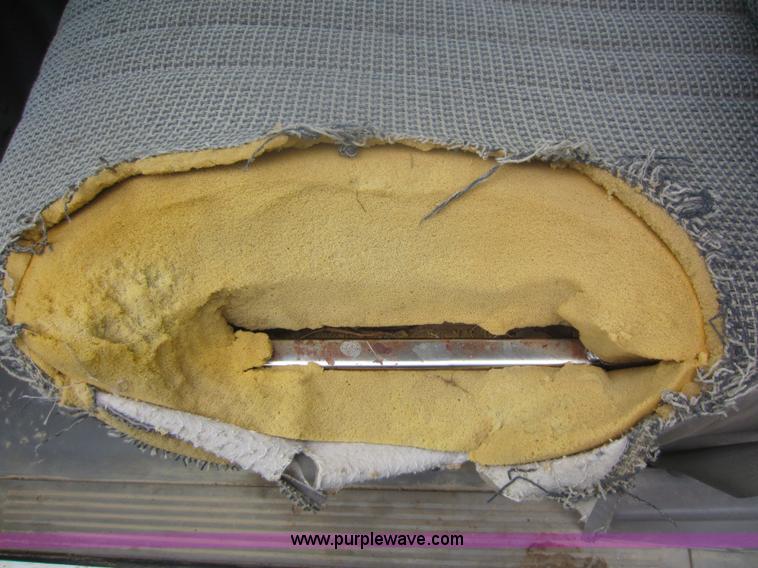 image for item F6508 1998 Chevrolet C3500HD flatbed pickup truck