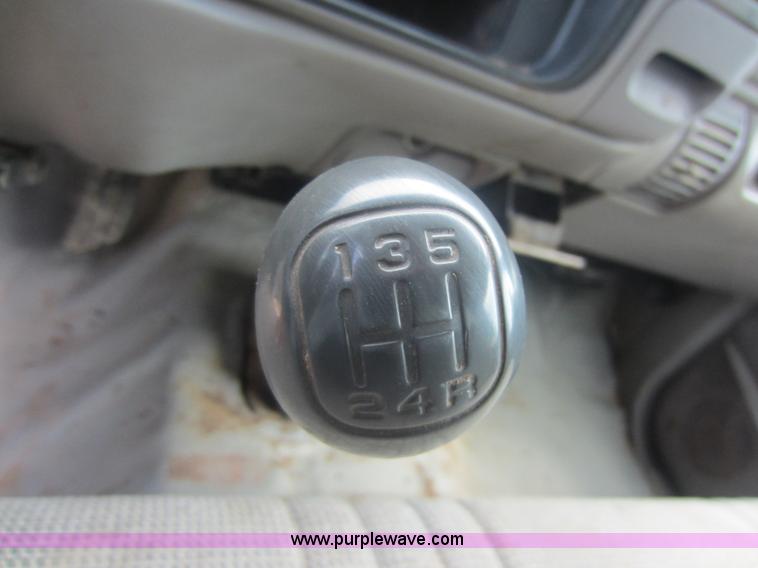 image for item F6508 1998 Chevrolet C3500HD flatbed pickup truck