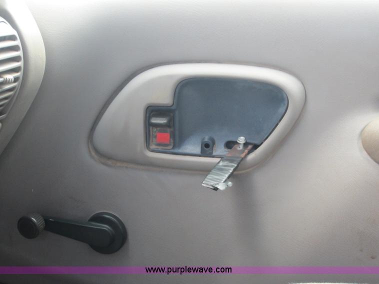 image for item F6508 1998 Chevrolet C3500HD flatbed pickup truck