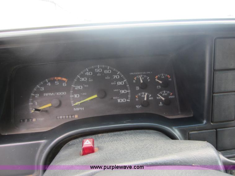 image for item F6508 1998 Chevrolet C3500HD flatbed pickup truck