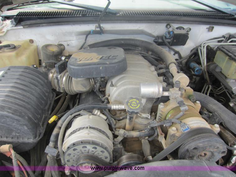 image for item F6508 1998 Chevrolet C3500HD flatbed pickup truck