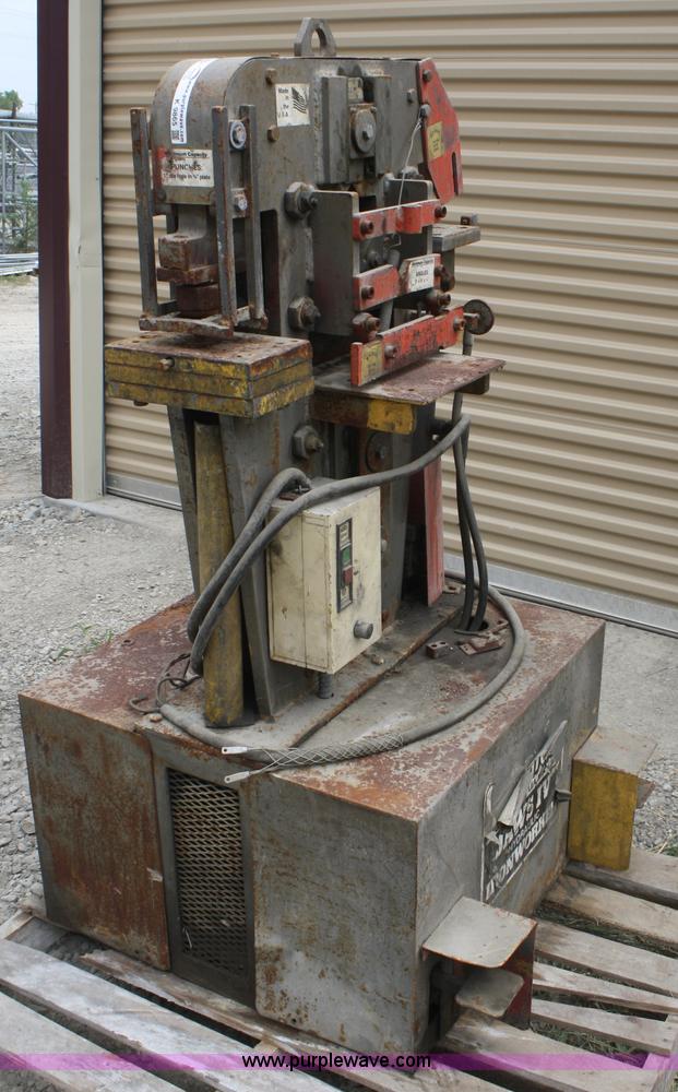 image for item K9865 Edwards Jaws IV hydraulic Ironworker shear