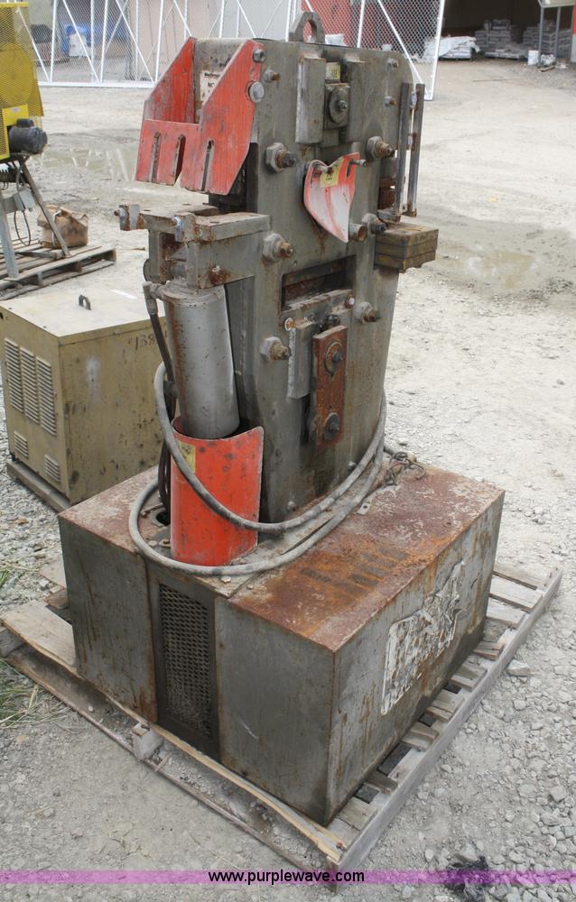 image for item K9865 Edwards Jaws IV hydraulic Ironworker shear