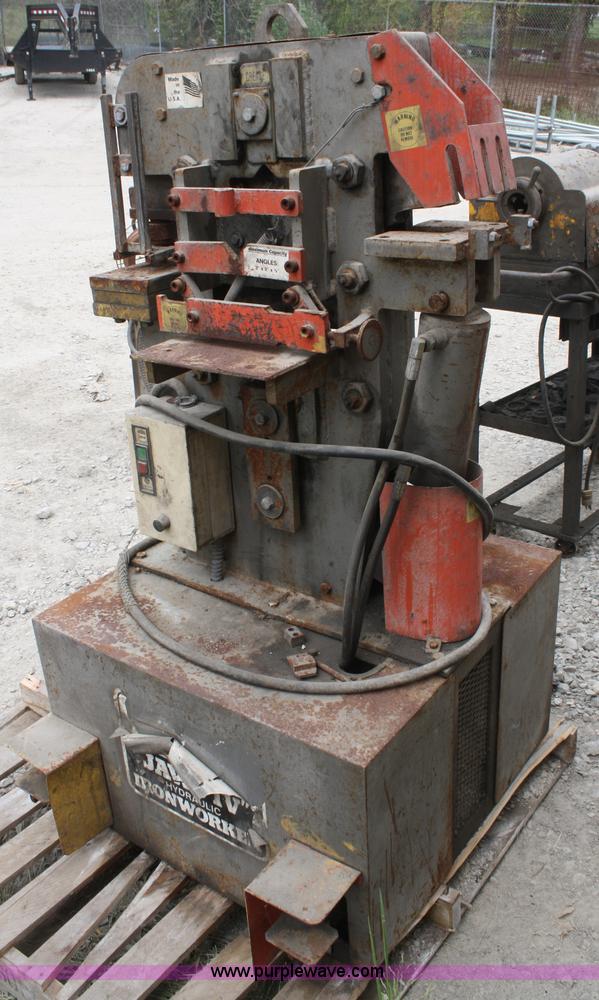 Edwards Jaws IV hydraulic Ironworker shear in Topeka, KS Item K9865