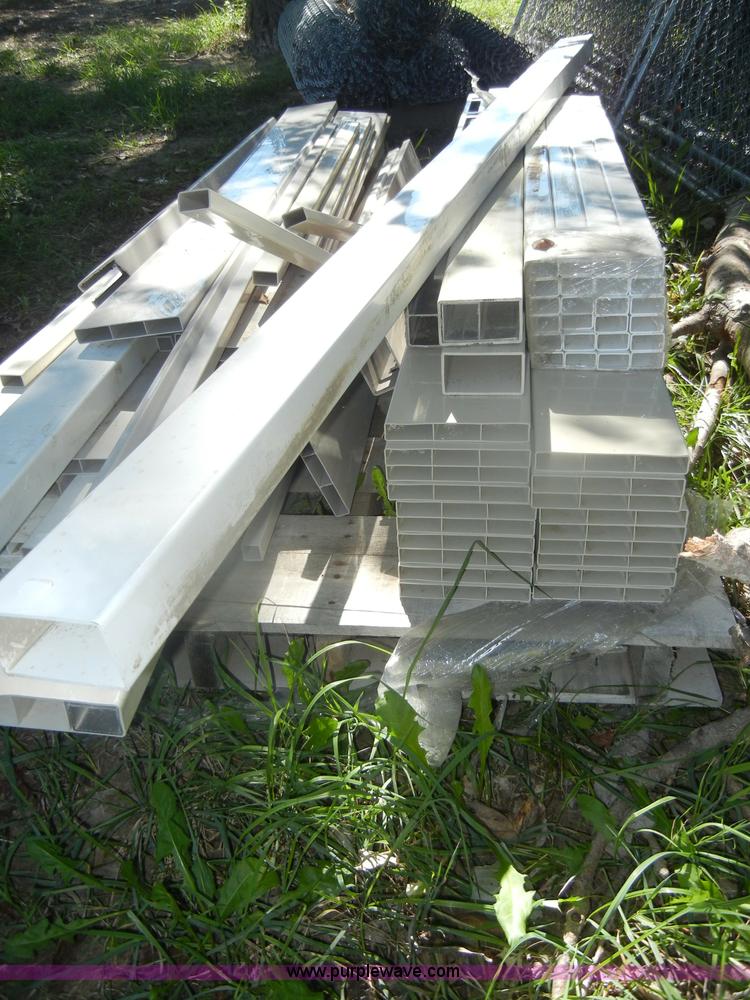 image for item U9300 Assorted plastic one rail fencing pieces