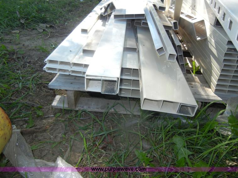 image for item U9300 Assorted plastic one rail fencing pieces