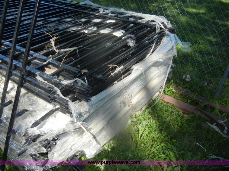 image for item U9307 Approximately 27 1/2" barred fencing