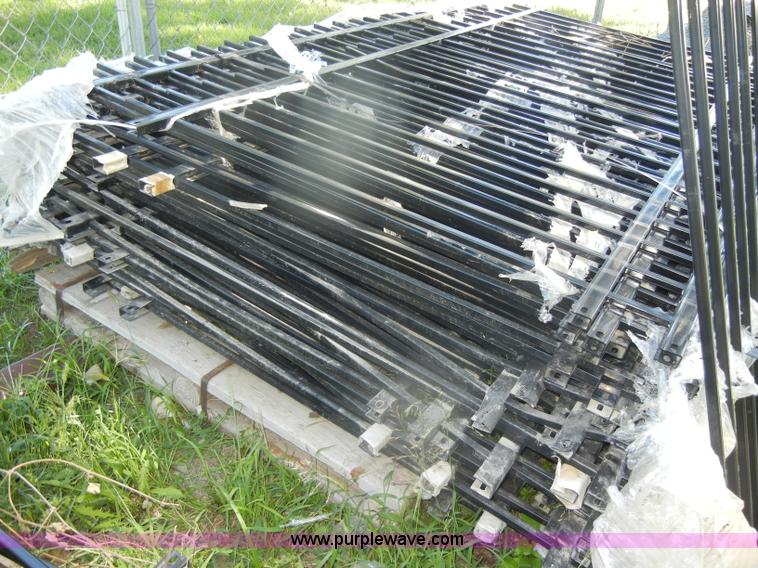 image for item U9307 Approximately 27 1/2" barred fencing