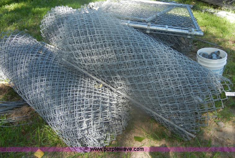 image for item U9314 Assorted chain link fence items