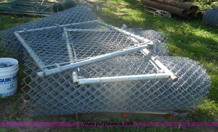 image for item U9314 Assorted chain link fence items