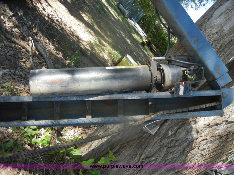 image for item U9321 Grand, Inc car lift