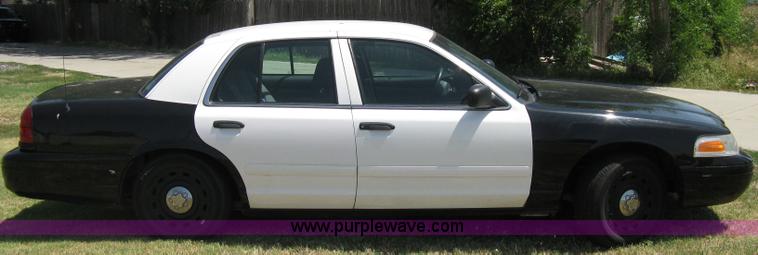image for item A6469 2005 Ford Crown Victoria Police Interceptor