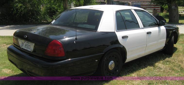 image for item A6469 2005 Ford Crown Victoria Police Interceptor