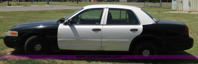 image for item A6469 2005 Ford Crown Victoria Police Interceptor