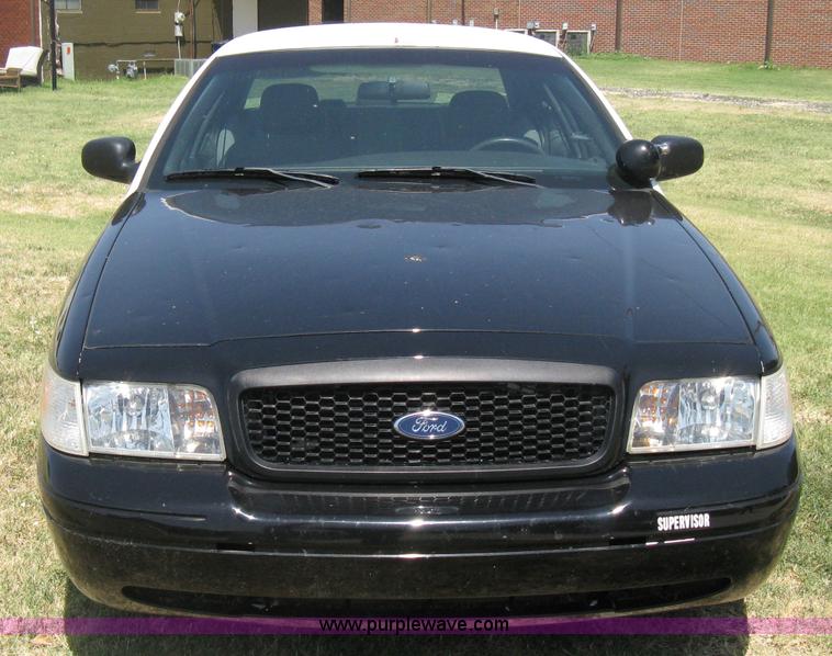 image for item A6469 2005 Ford Crown Victoria Police Interceptor