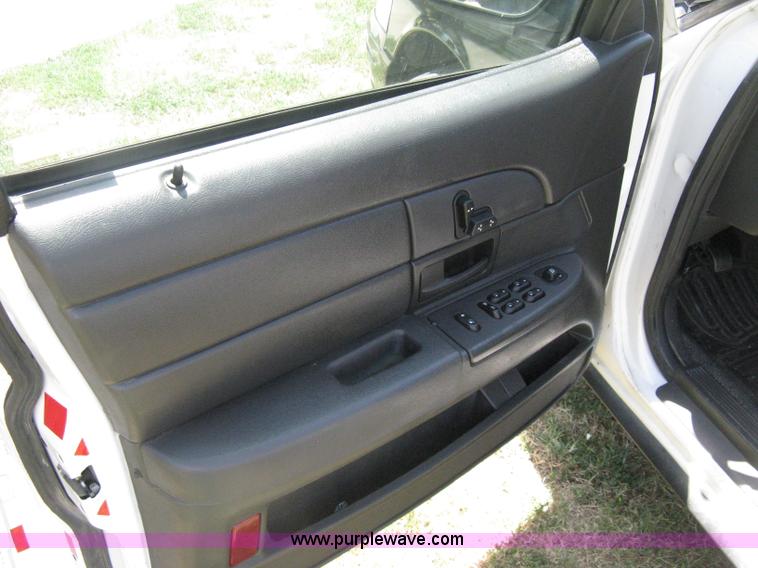 image for item A6469 2005 Ford Crown Victoria Police Interceptor