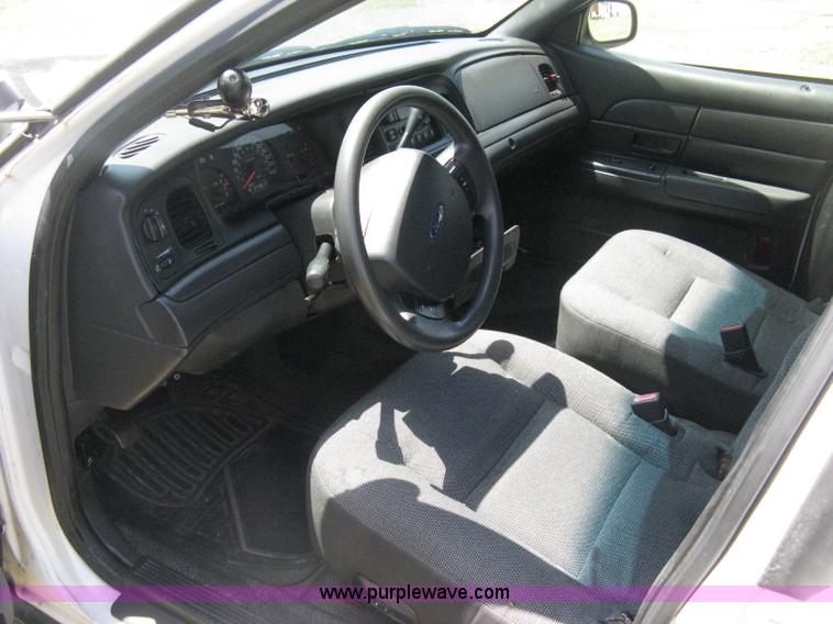 image for item A6469 2005 Ford Crown Victoria Police Interceptor