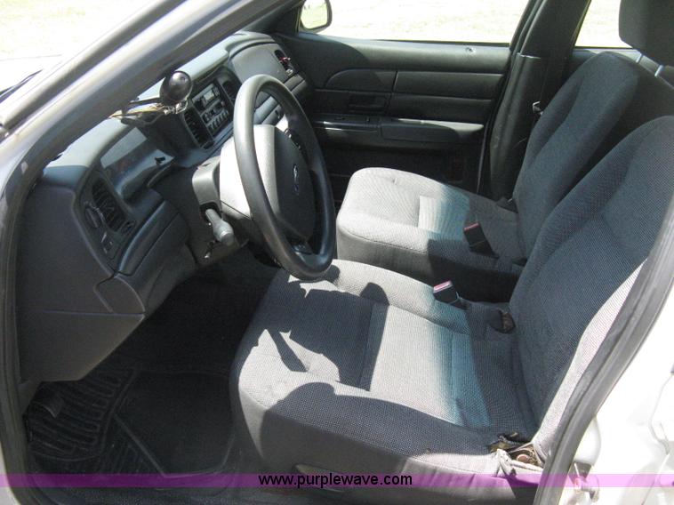 image for item A6469 2005 Ford Crown Victoria Police Interceptor