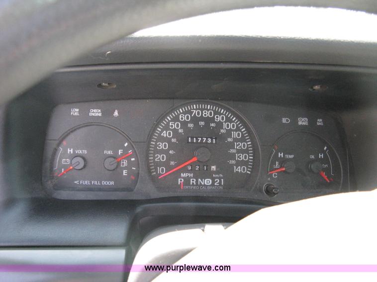 image for item A6469 2005 Ford Crown Victoria Police Interceptor