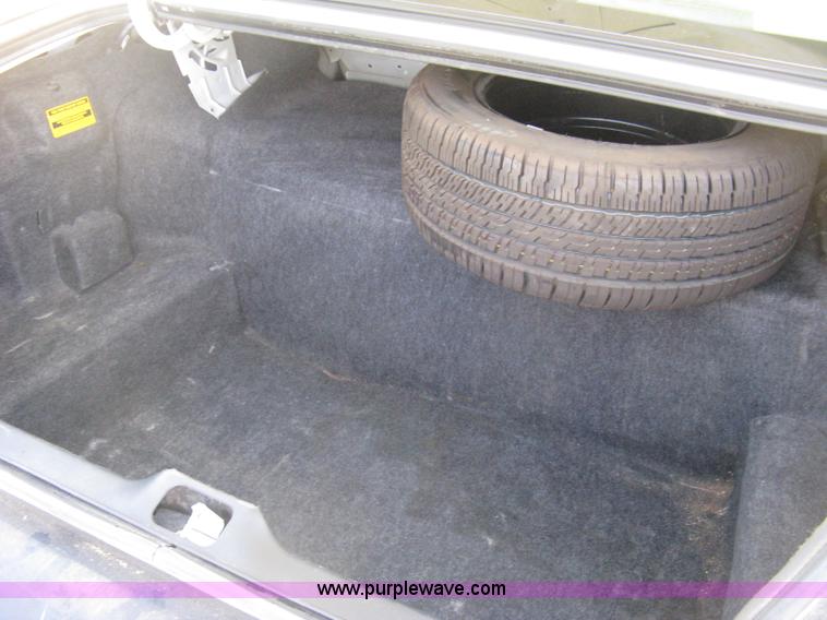 image for item A6469 2005 Ford Crown Victoria Police Interceptor