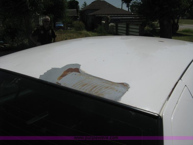 image for item A6469 2005 Ford Crown Victoria Police Interceptor