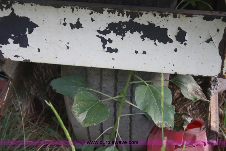 image for item B6883 1993 FMC Vanguard V3000SP street sweeper