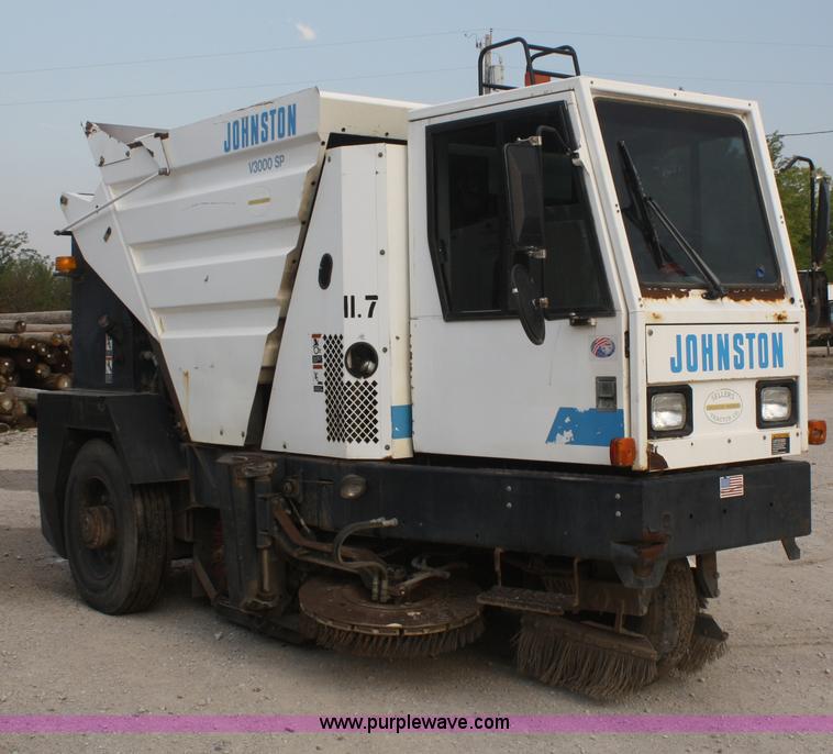 image for item B6884 1996 Johnston V3000SP street sweeper