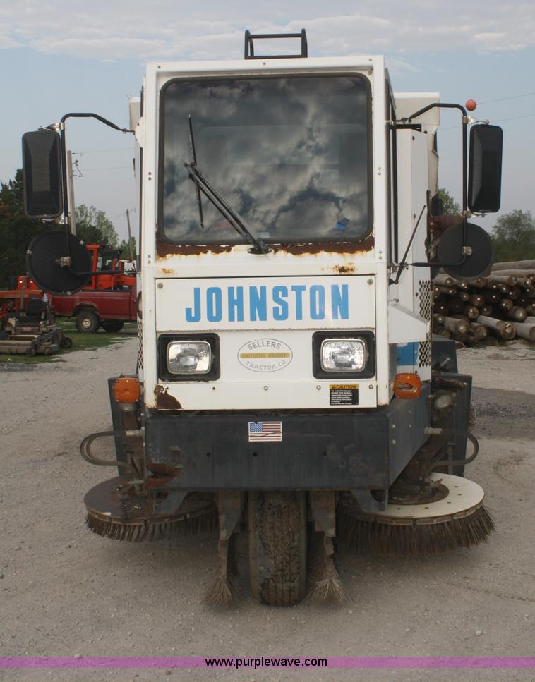 image for item B6884 1996 Johnston V3000SP street sweeper