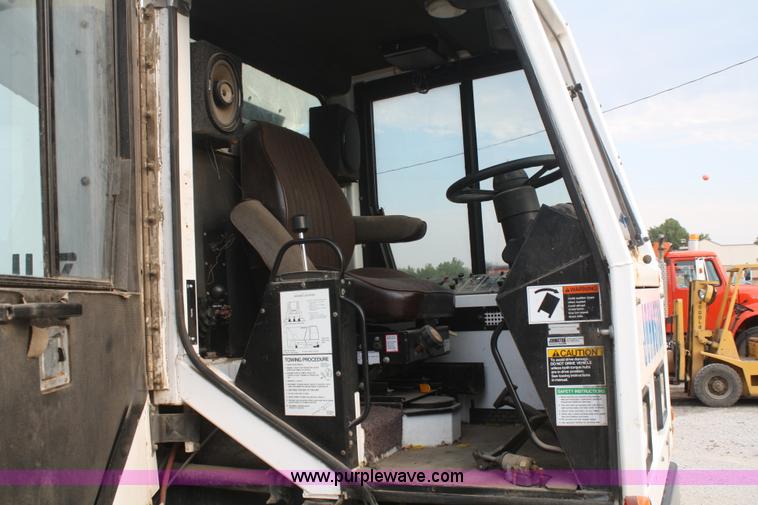 image for item B6884 1996 Johnston V3000SP street sweeper