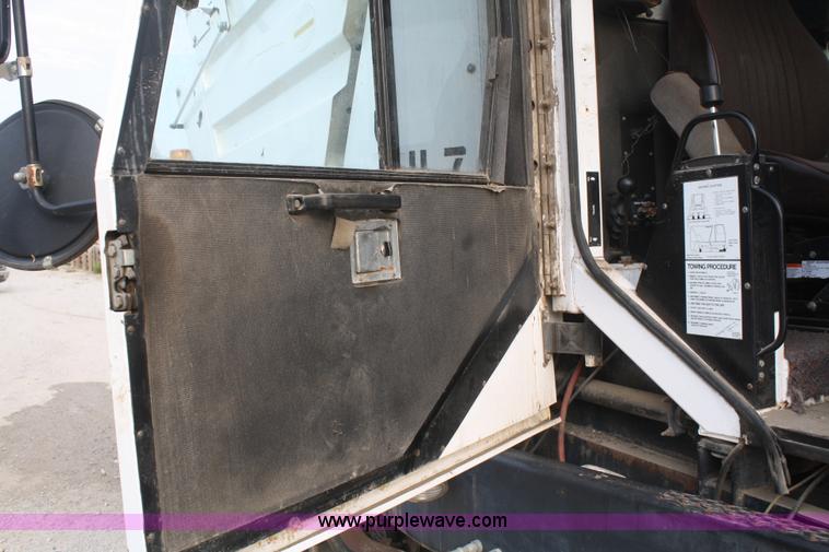 image for item B6884 1996 Johnston V3000SP street sweeper