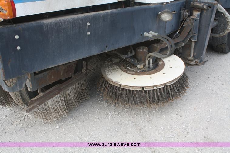 image for item B6884 1996 Johnston V3000SP street sweeper
