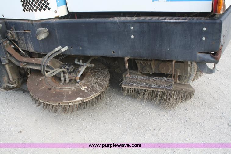 image for item B6884 1996 Johnston V3000SP street sweeper