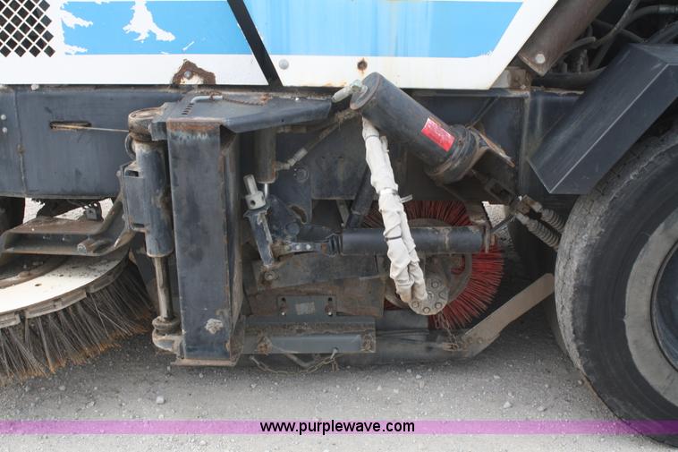 image for item B6884 1996 Johnston V3000SP street sweeper