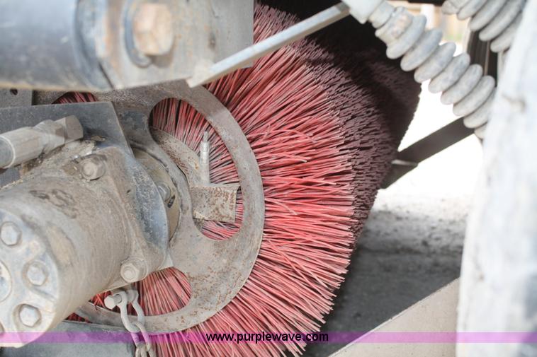 image for item B6884 1996 Johnston V3000SP street sweeper