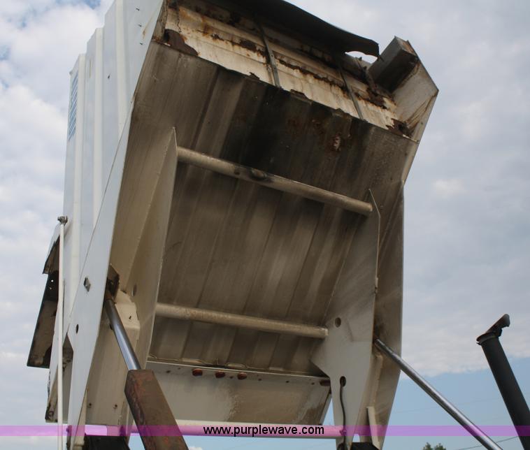 image for item B6884 1996 Johnston V3000SP street sweeper