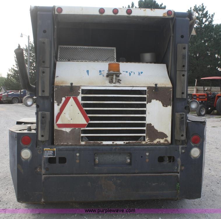 image for item B6885 1994 Johnston V3000SP street sweeper