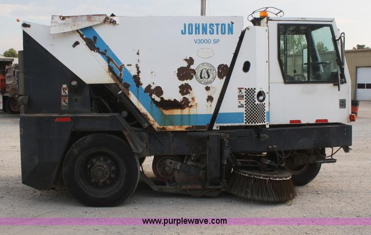 image for item B6885 1994 Johnston V3000SP street sweeper