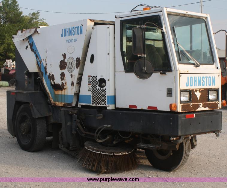 image for item B6885 1994 Johnston V3000SP street sweeper